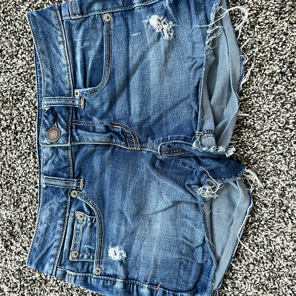 American Eagle super stretch distressed denim shorts